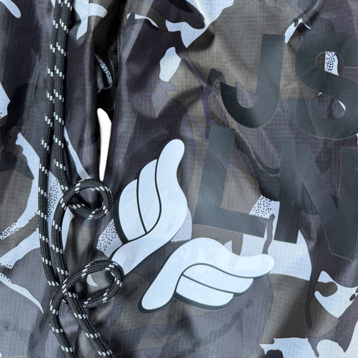 PARACHUTE PANT BLACK CAMO