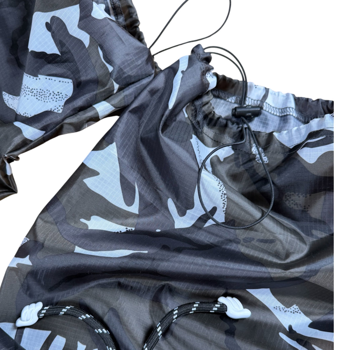 PARACHUTE PANT BLACK CAMO